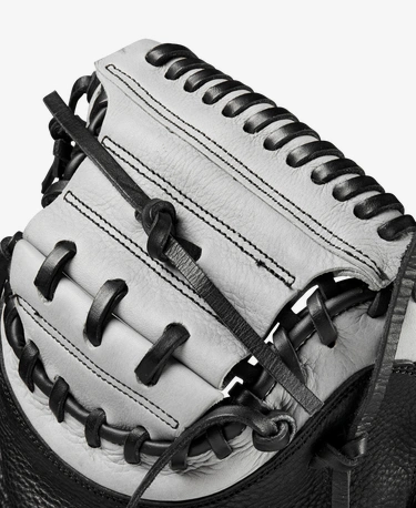 2024 Wilson A1000 33&quot; Catcher&#39;s Mitt