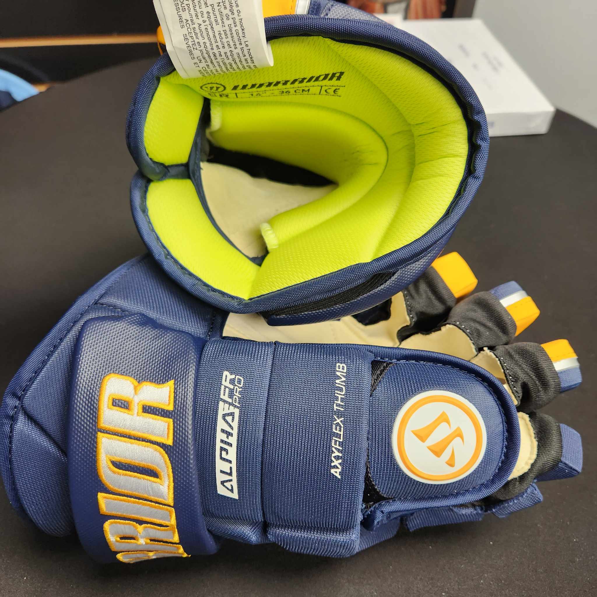 GLOVE SR WARRIOR ALPHA FR PRO