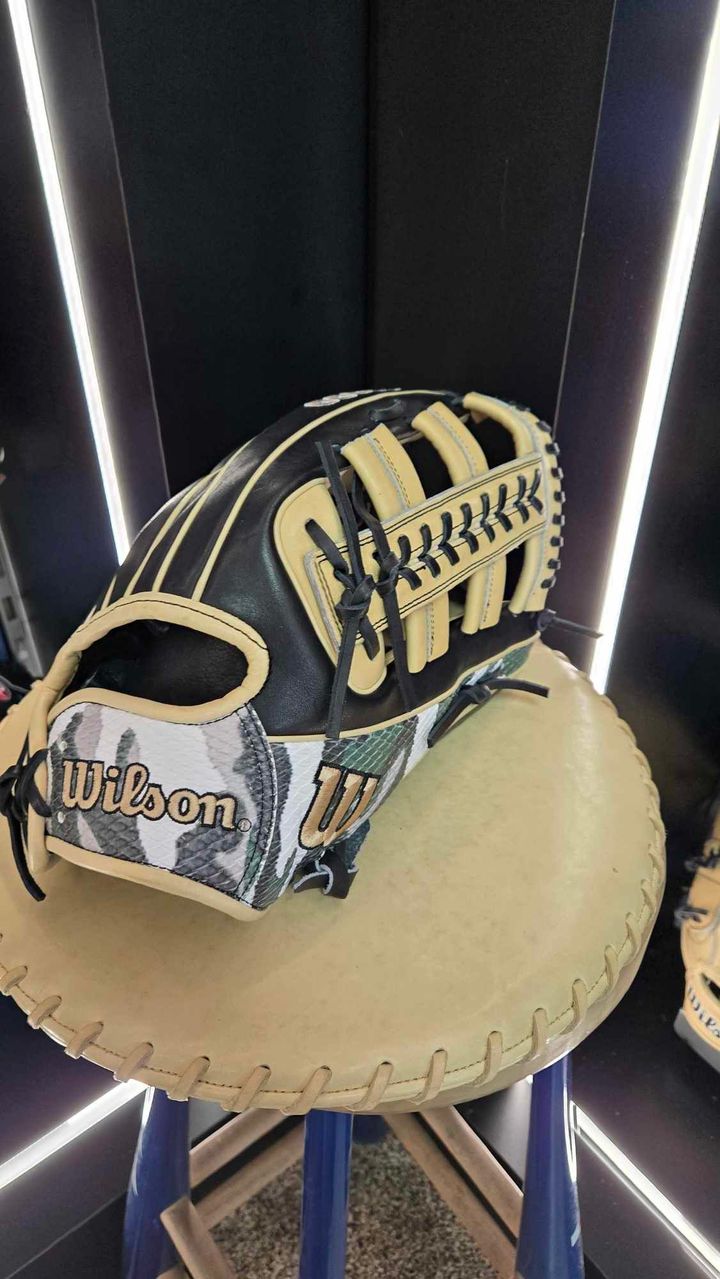 BB GLOVE  WILSON A2000 1810 CAMO  12.75"  BS25