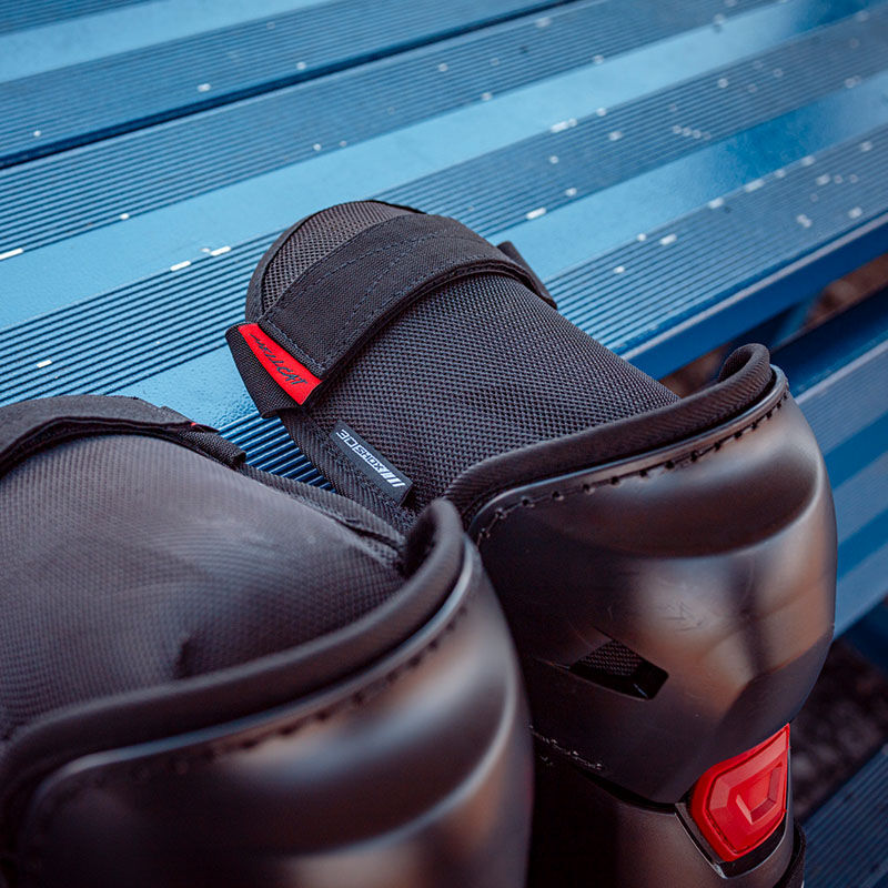 Easton Hellcat Slo-Pitch Leg Guards