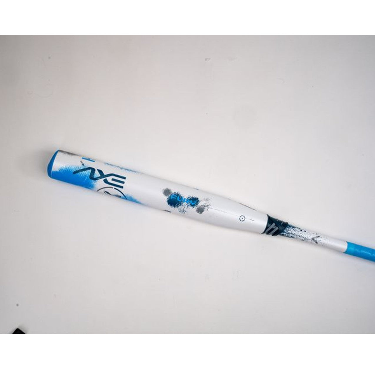 2026 Axe Fury Bravo I57 Special Edition Flared Handle 2 Piece 12.5" Endloaded (1.0 oz) Slo-Pitch Bat USSSA L154QI57
