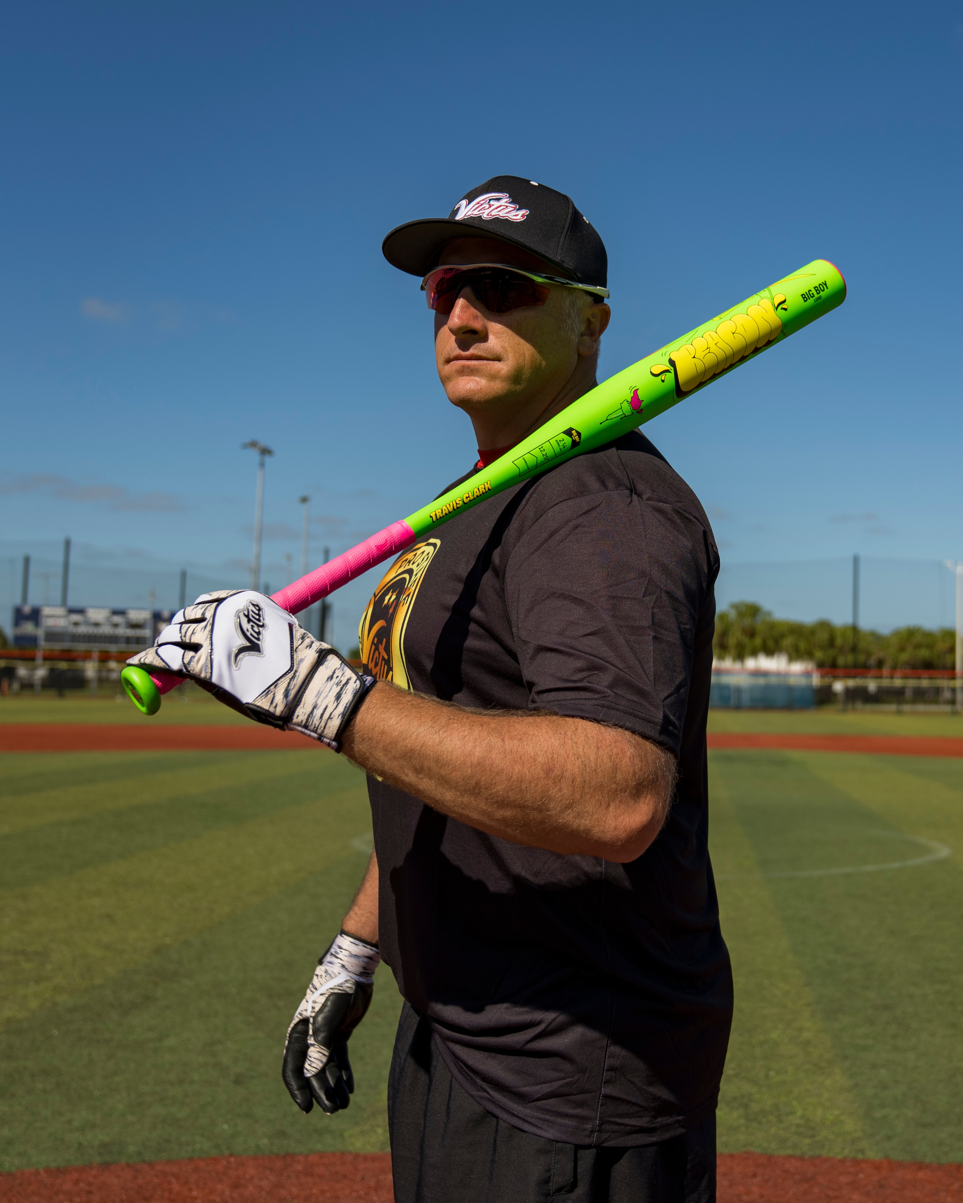 2026 Victus Beacon Neon Green Travis Clark 1 Piece  Big Boy (1.0 oz) 12.25" Slo-Pitch Bat USSSA