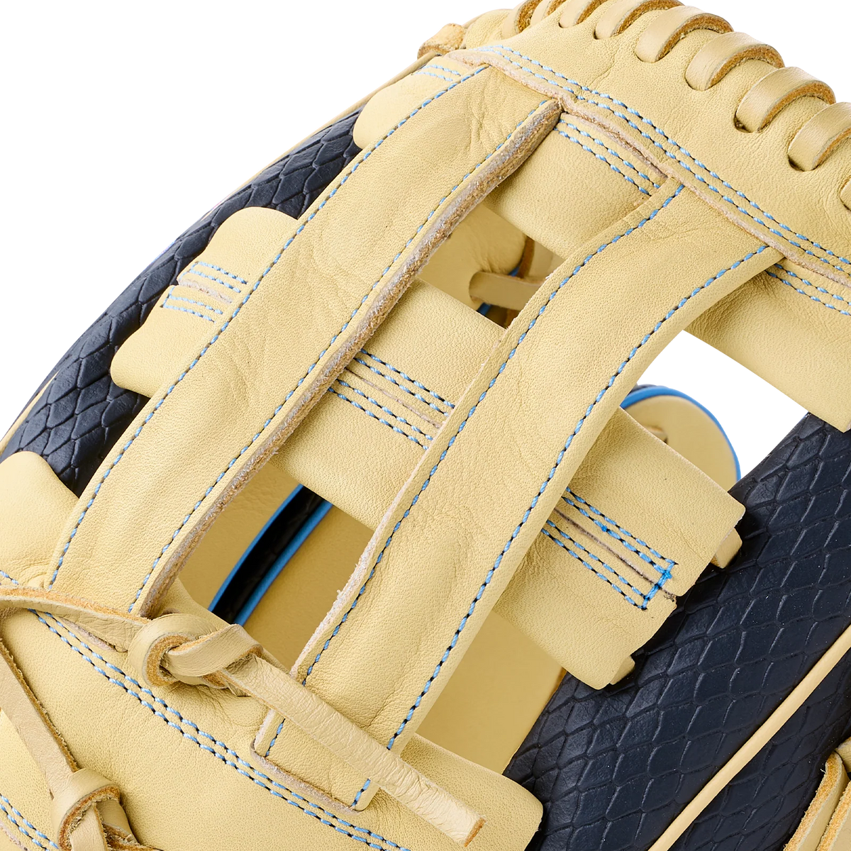 2027 Wilson A1000 1750SS 27 12.5" Outfield Baseball Glove WBG02901RT1750 - Right Hand Throw
