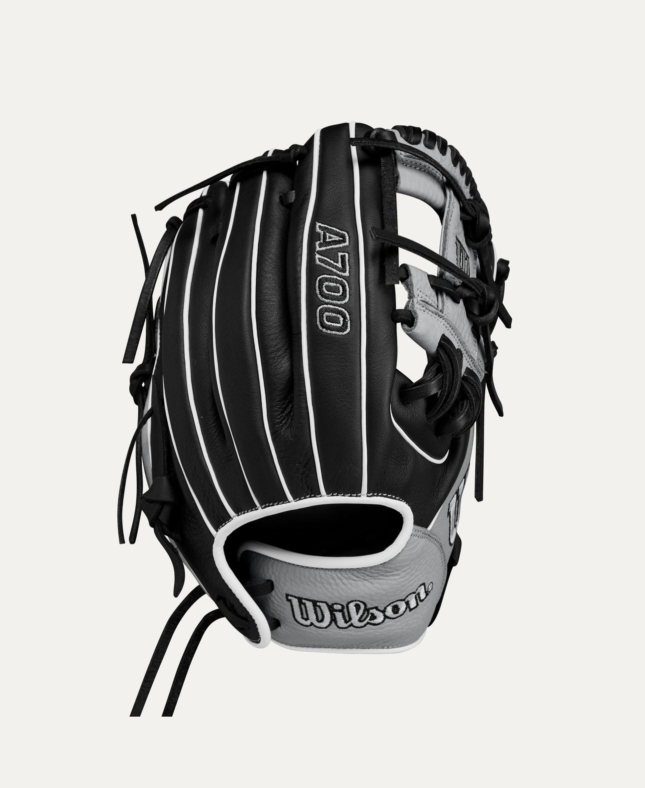 2025 Wilson A700 11.5" Infield Baseball Glove Right Hand Throw-Black/Silver/White