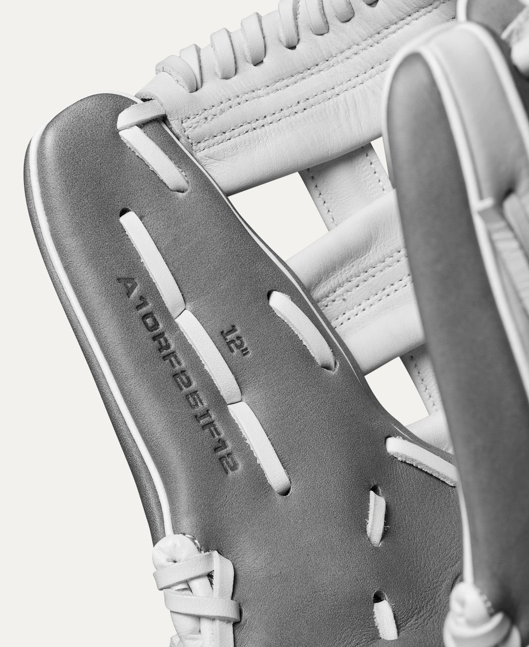 2025 Wilson A1000 IF12 12" Infield Softball Glove Right Hand Throw-White/Grey