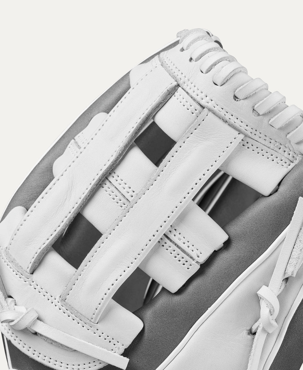 2025 Wilson A1000 IF12 12" Infield Softball Glove Right Hand Throw-White/Grey