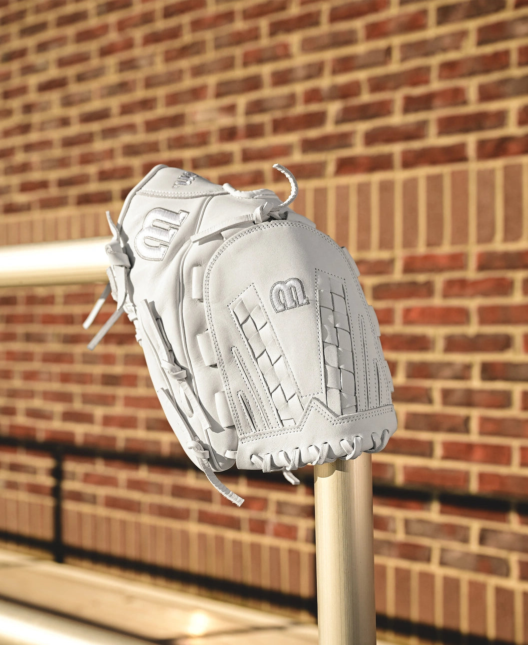 2025 Wilson A1000 V125 12.5" Utility Softball Glove Left Hand Throw- White/Grey