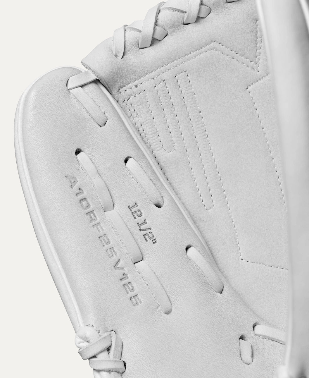 2025 Wilson A1000 V125 12.5" Utility Softball Glove Right Hand Throw-White/Grey