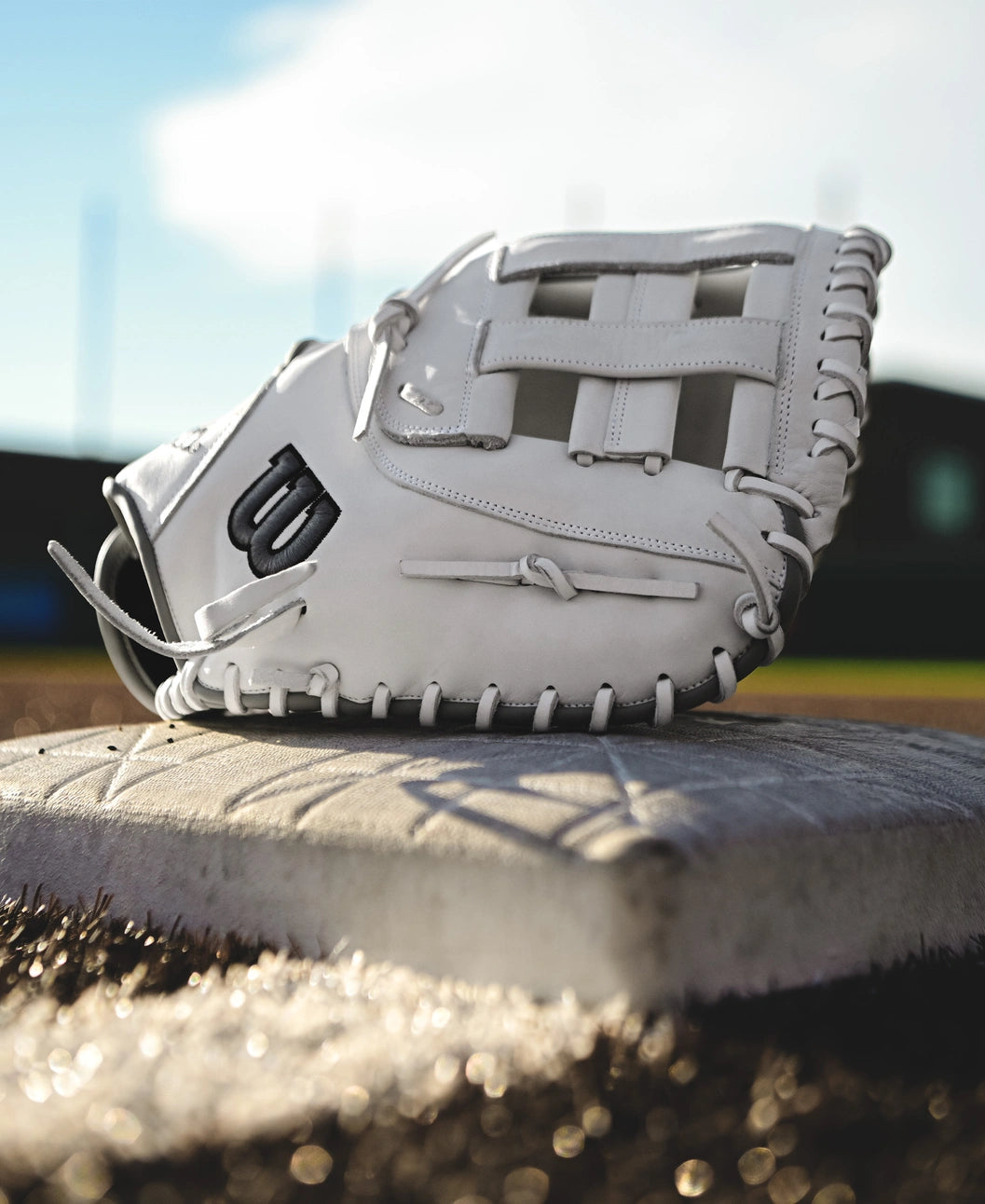 2025 Wilson A1000 12.5" First Base Fast Pitch Glove 1620 Right Hand Throw