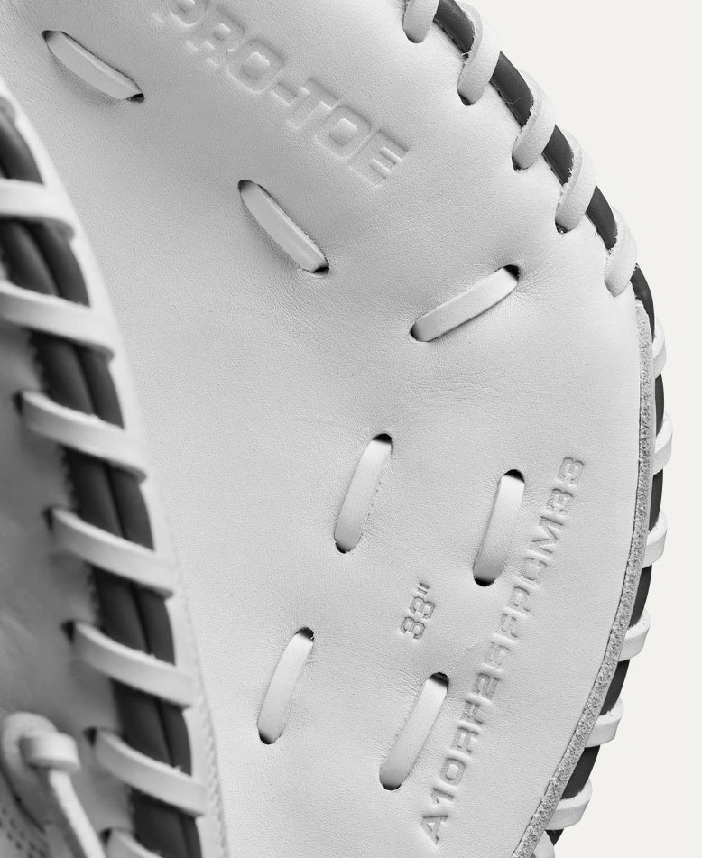 Gant de lancer rapide Wilson A1000 33" pour receveur, CM33, pour droitier, 2025