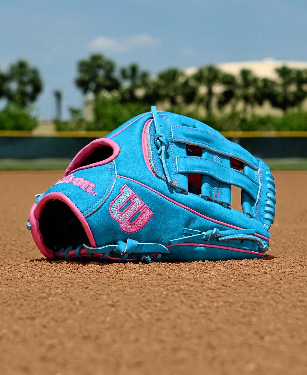 2025 Wilson A2000 Elly De La Cruz GM 12" Infield Baseball Glove Right Hand Throw-Pink/Sky Blue