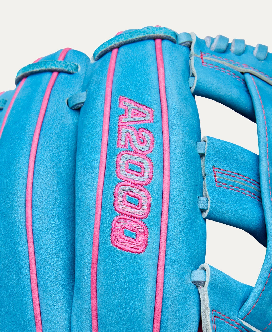 2025 Wilson A2000 Elly De La Cruz GM 12" Infield Baseball Glove Right Hand Throw-Pink/Sky Blue