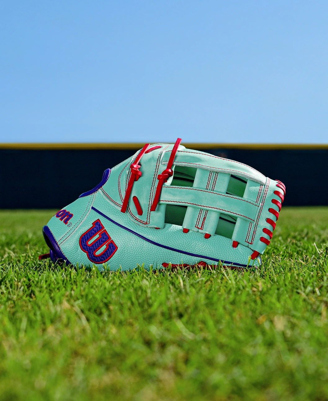 2025 Wilson A2000 1750SS Fall 12.5" Outfield Baseball Glove Right Hand Throw-Seafoam/Red/Purple