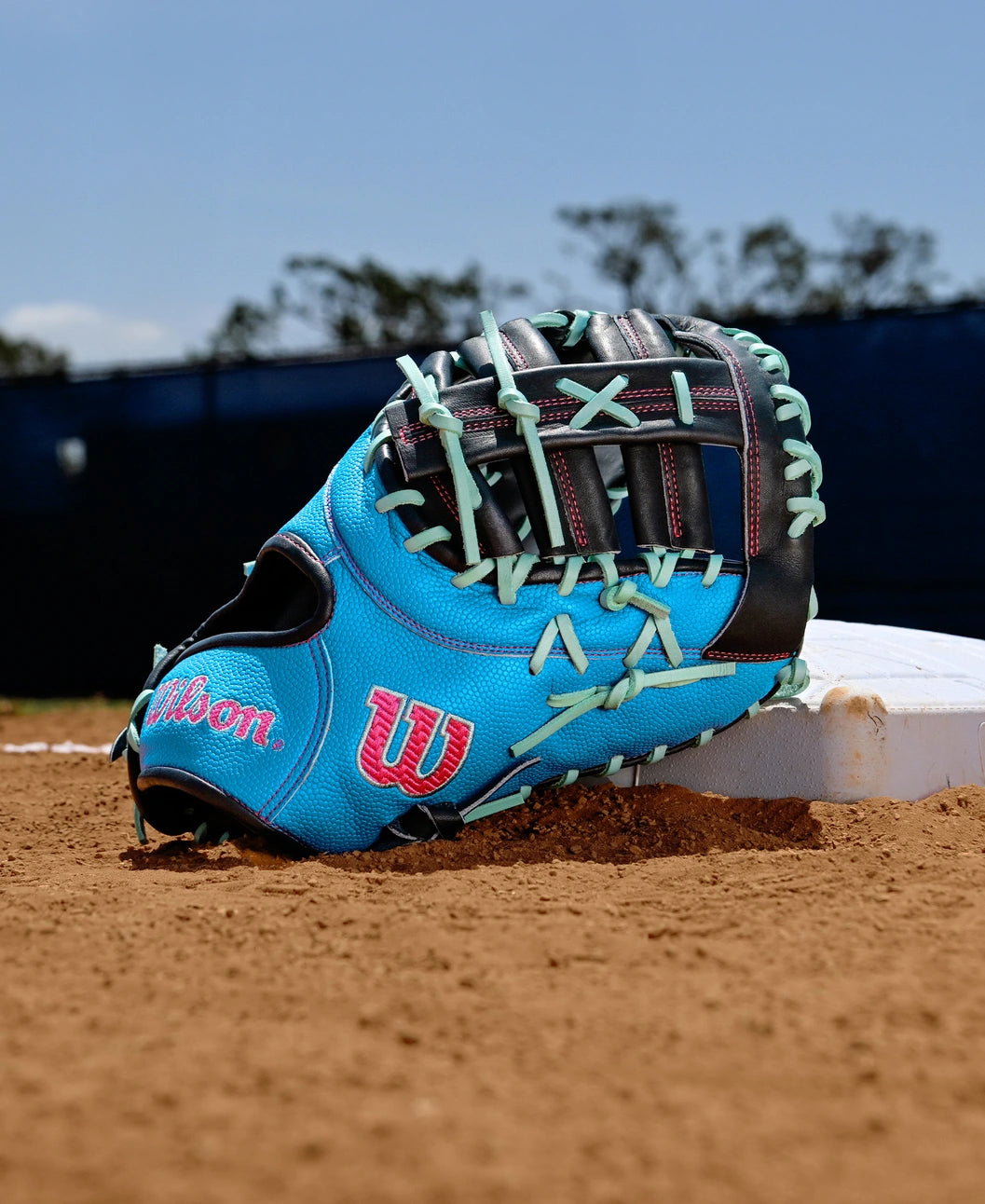 2025 Wilson A2000 Fall 1677SS 12.5" First Base Baseball Glove- Navy Palm/Sky Blue SS/Seafoam