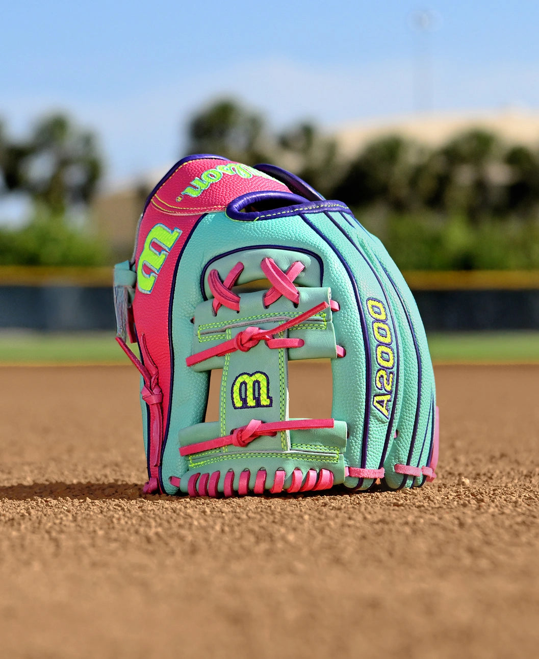 2025 Wilson A2000 Fall DP15SS 11.5" Infield Baseball Glove Right Hand Throw-Seafoam SS/Pink SS/Yellow