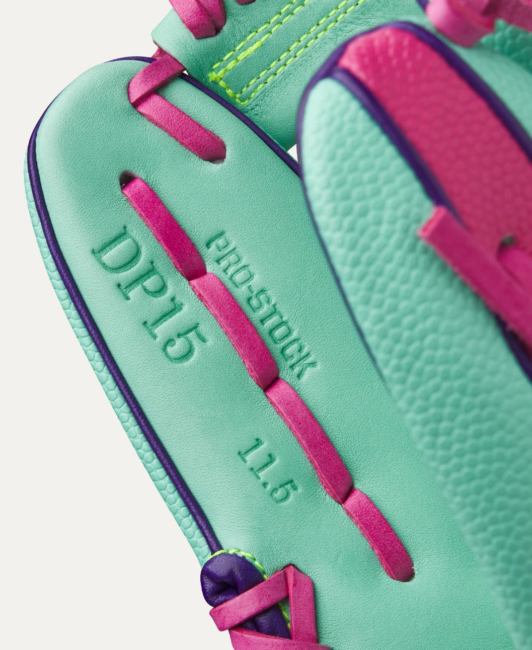 2025 Wilson A2000 Fall DP15SS 11.5" Infield Baseball Glove Right Hand Throw-Seafoam SS/Pink SS/Yellow