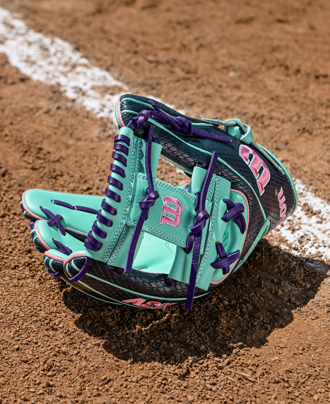 2025 Wilson A2K 1786SS Fall 11.5" Infield Baseball Glove Right Hand Throw-Seafoam/Navysss/Pink/Purple