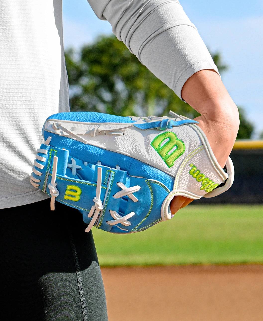 2025 Wilson A2000 H12 Fall 12" Infield Softball Glove Right Hand Throw-Skyblue SS/White SS/Green