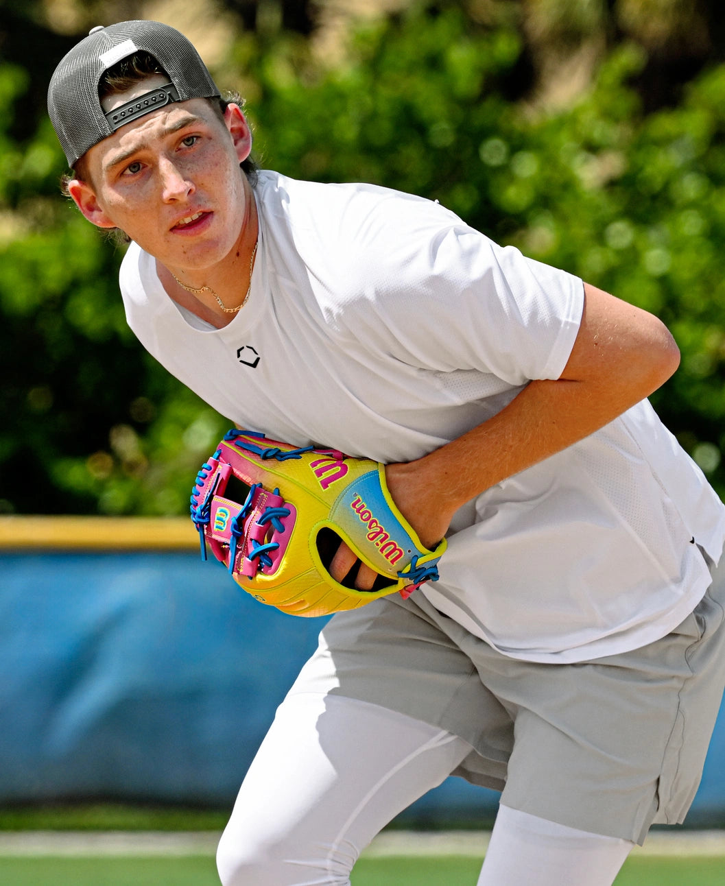 2025 Wilson A2000 1786SS Fall 11.5" Infield Baseball Glove Right Hand Throw-Pink/Lemonade