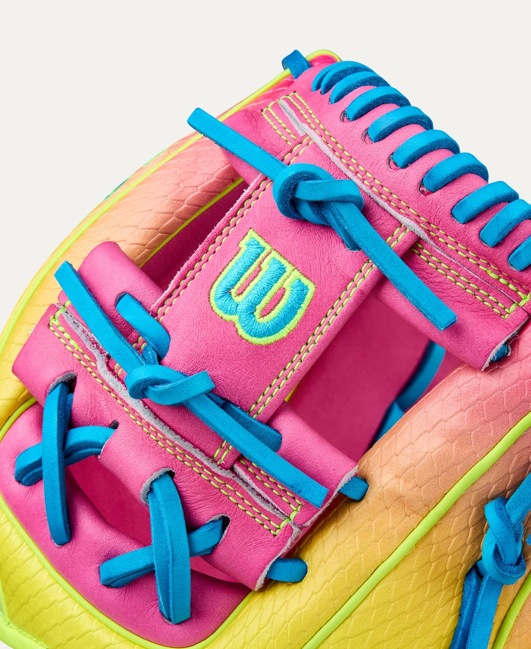 2025 Wilson A2000 1786SS Fall 11.5" Infield Baseball Glove Right Hand Throw-Pink/Lemonade