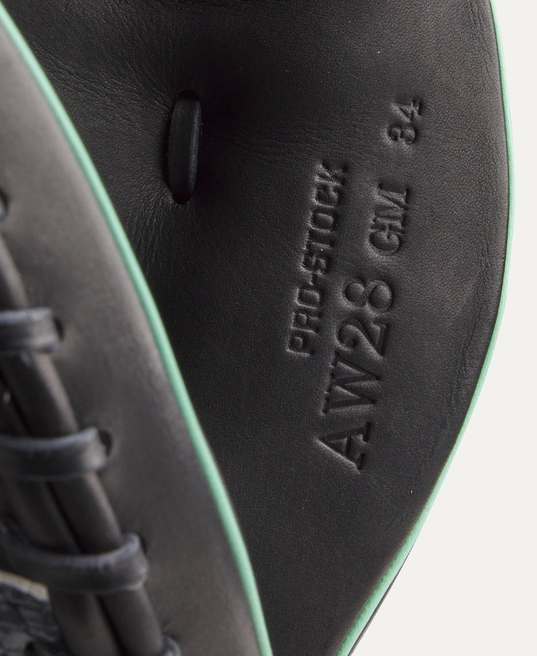 2025 Wilson A2000 Austin Wells Fall AW28 34" Catchers Baseball Glove Right Hand Throw-Black Camo SS/Seafoam