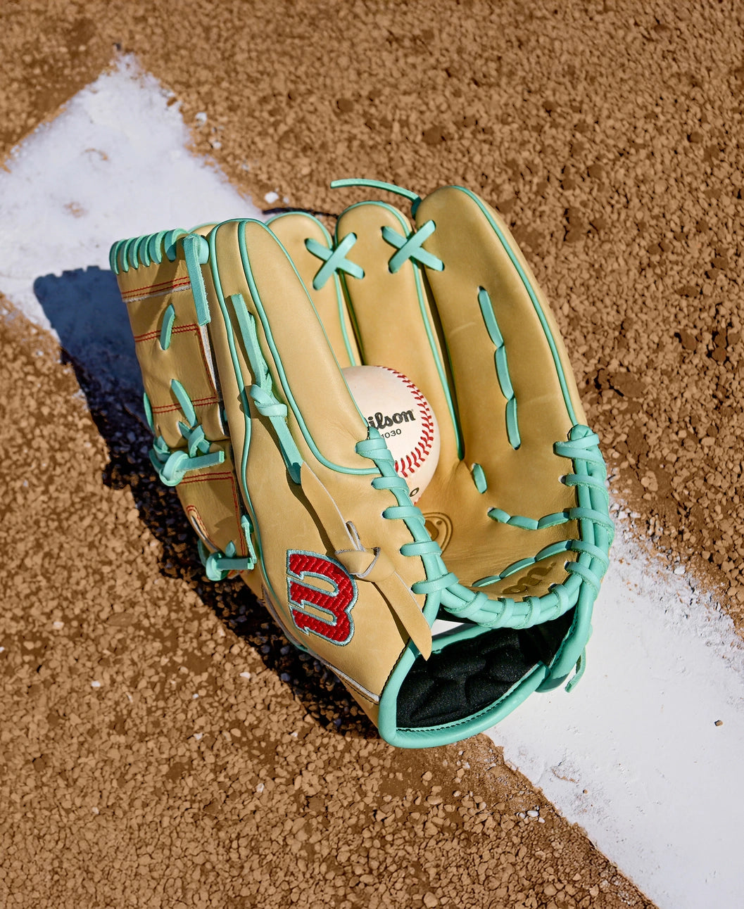 2025 Wilson A2000 B2 Fall 12" Pitchers Baseball Glove- Blonde/Seafoam/Red