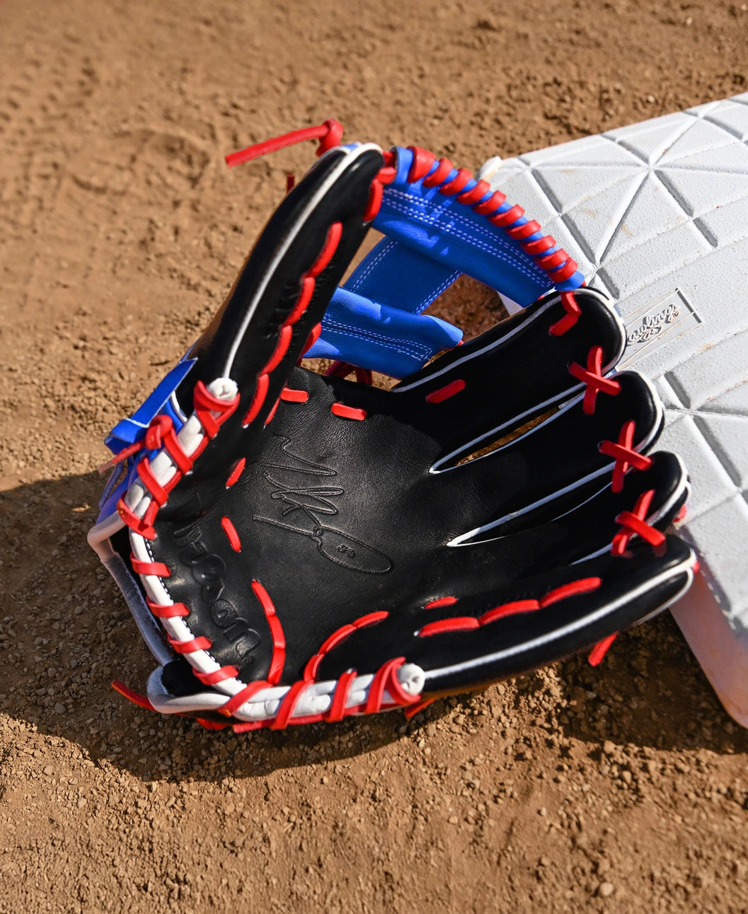 2025 Wilson A2K 1786 GM Mookie Betts 11.75" Infield Baseball Glove Right Hand Throw-Black/Royal/ Red/White