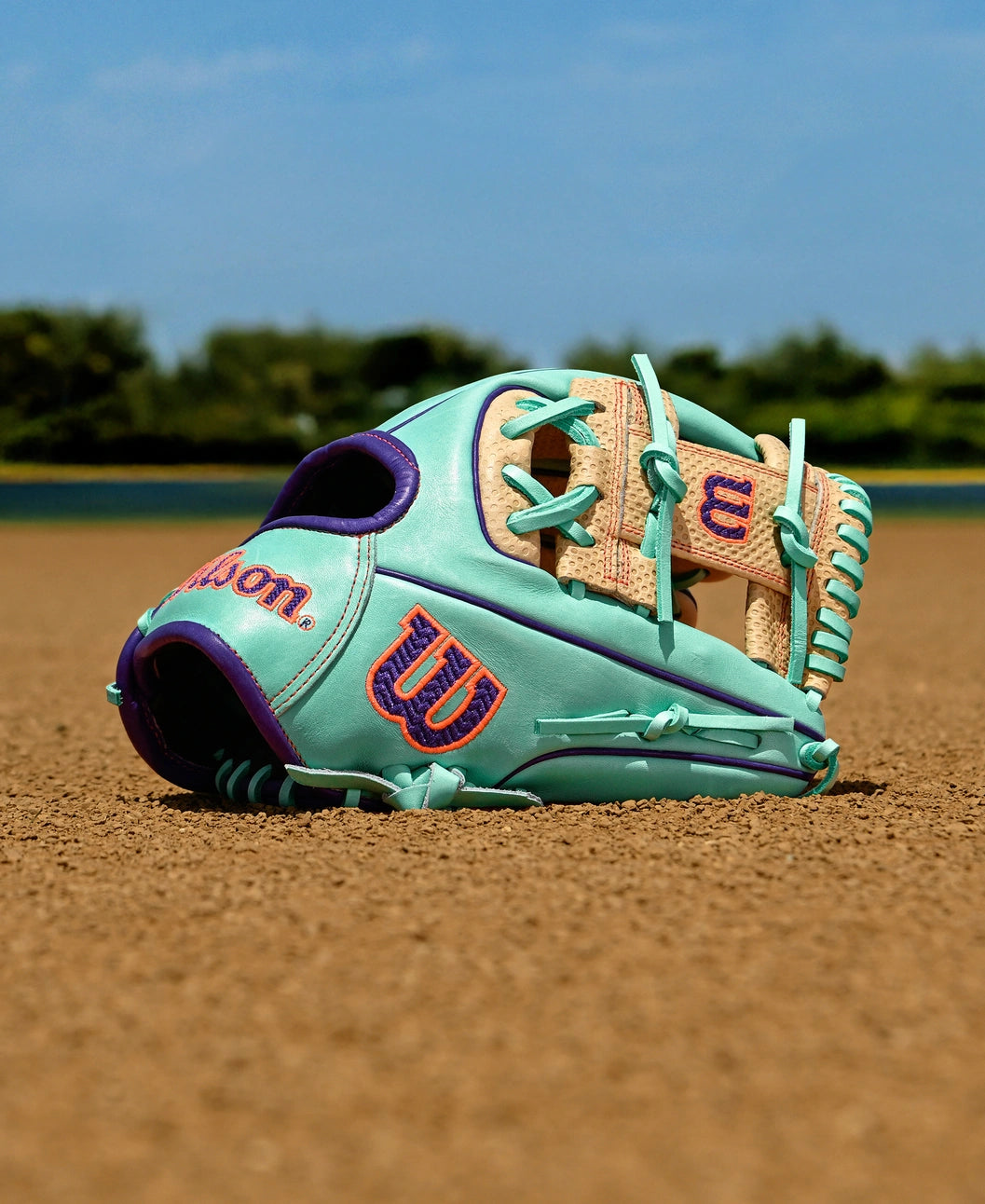 2025 Wilson A2000 Winter 1786 11.5" Infield Baseball Glove Right Hand Throw-Blonde/Seafoam