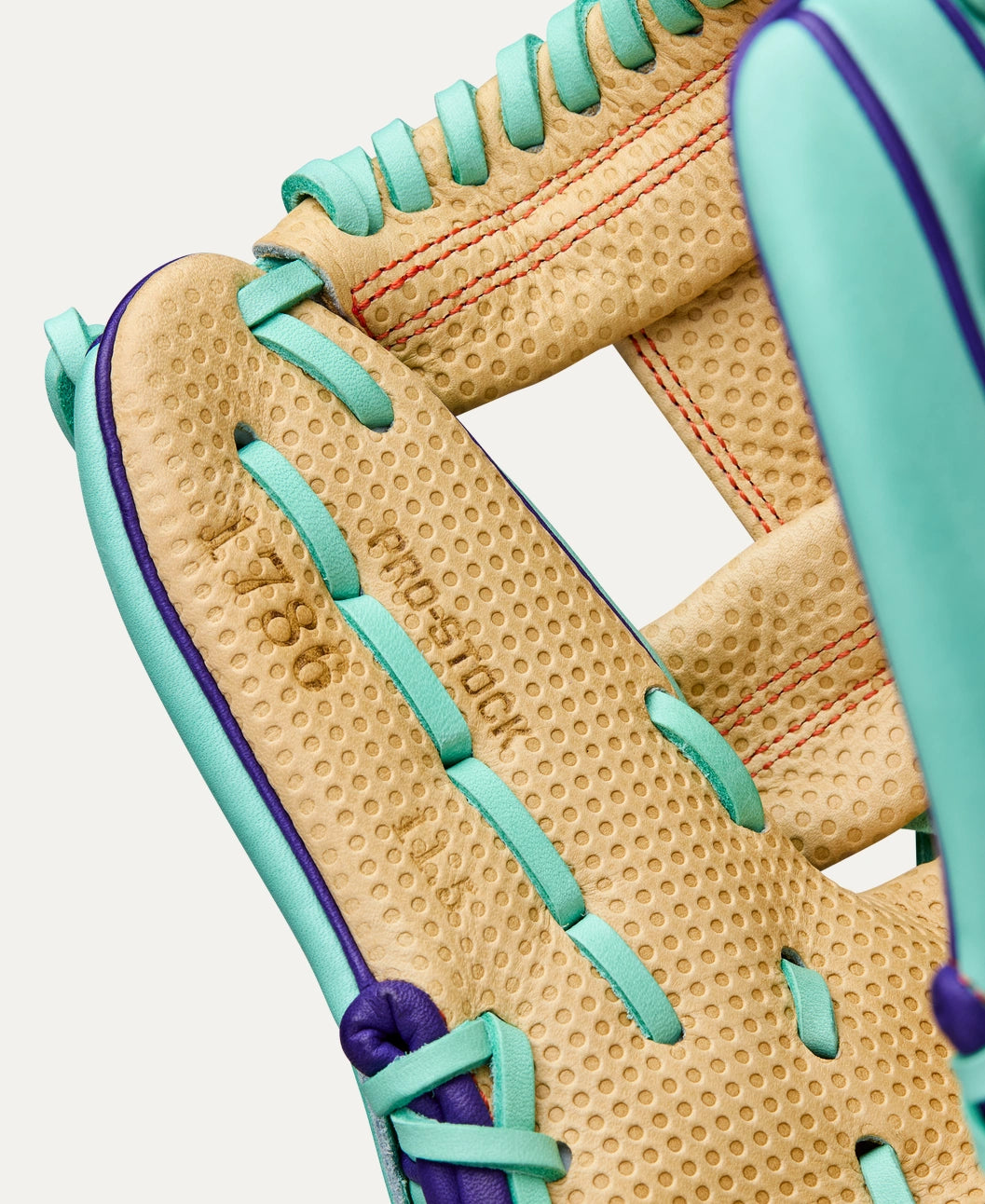 2025 Wilson A2000 Winter 1786 11.5" Infield Baseball Glove Right Hand Throw-Blonde/Seafoam