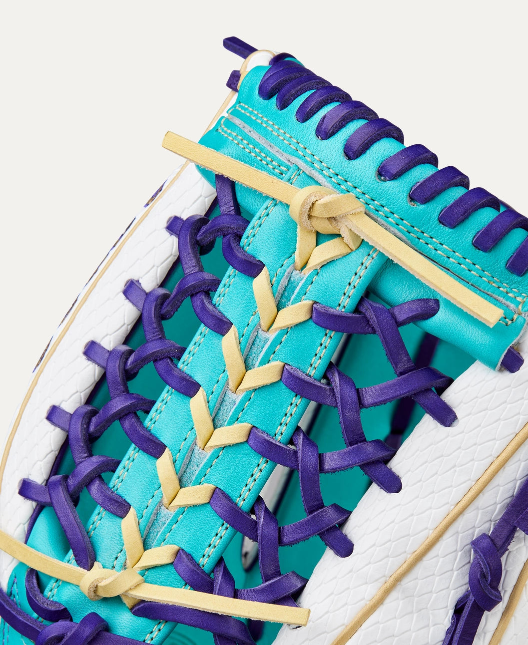 2025 Wilson A2000 Winter T125SS 12.5" Outfield Softball Glove Right Hand Throw-Teal /SSS White