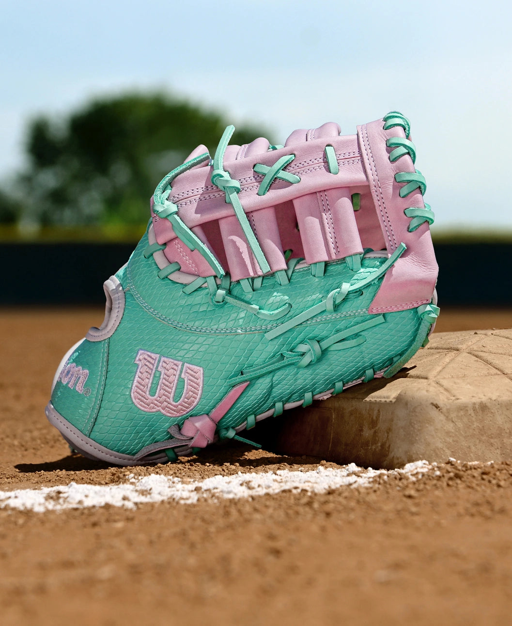 2025 Wilson A2000 FP1620SS Winter 12.5"" First Base Softball Glove- Lavender/Seafoam SSS