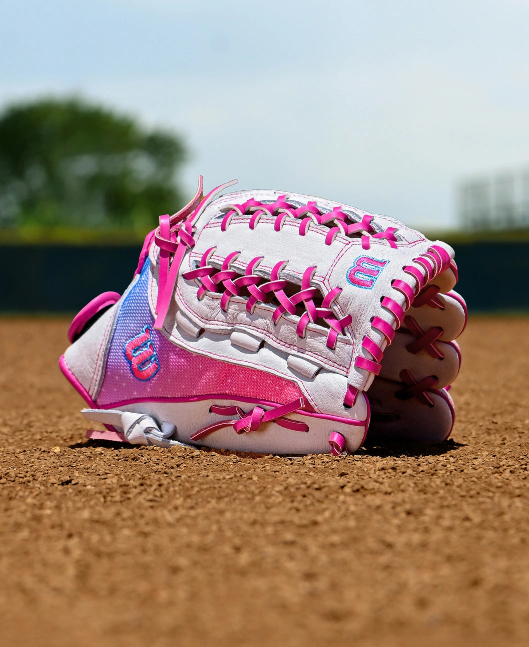 2025 Wilson Flash 12" Utility Softball Glove- White/Pink