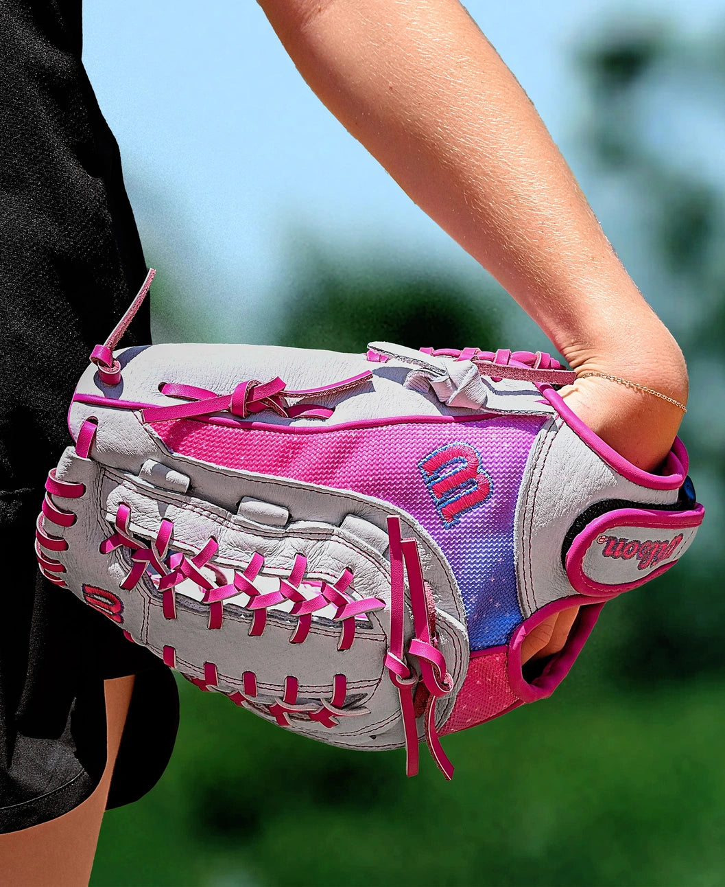 2025 Wilson Flash 12" Utility Softball Glove- White/Pink