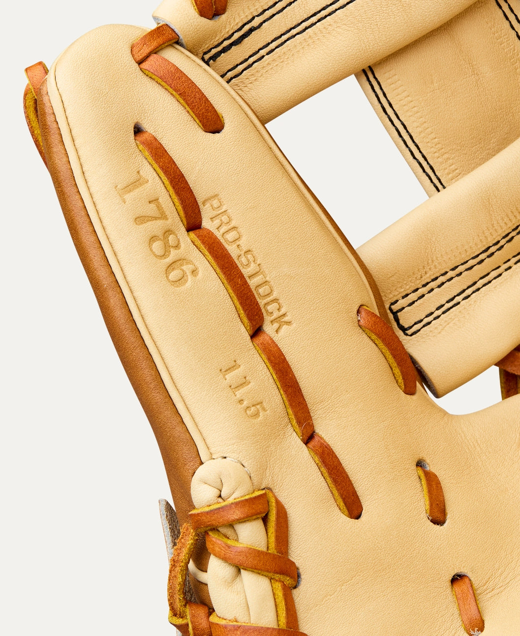 2025 Wilson A2000 Classic 1786 11.5" Infield Baseball Glove Right Hand Throw-Tan/Blonde