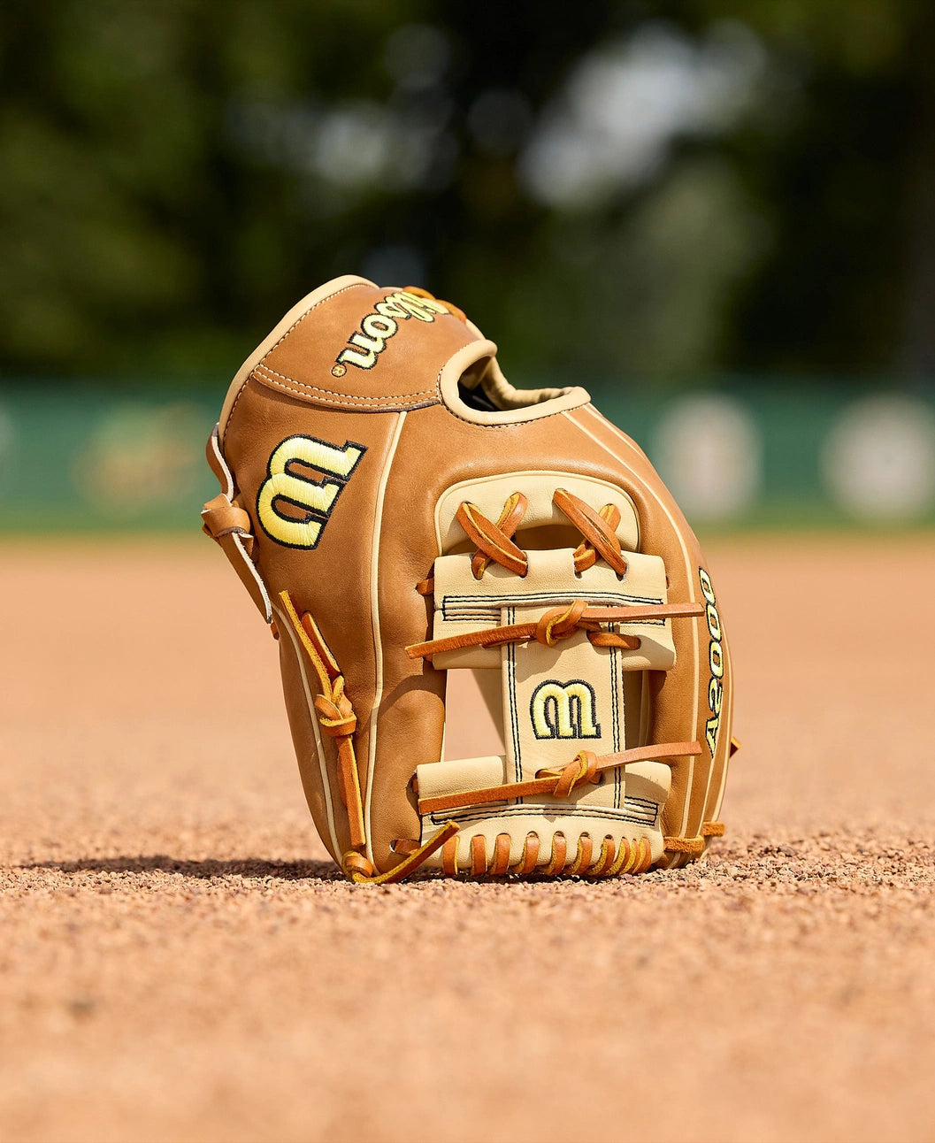 2025 Wilson A2000 Classic 1786 11.5" Infield Baseball Glove Right Hand Throw-Tan/Blonde