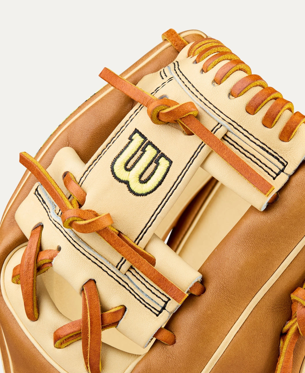 2025 Wilson A2000 Classic 1786 11.5" Infield Baseball Glove Right Hand Throw-Tan/Blonde