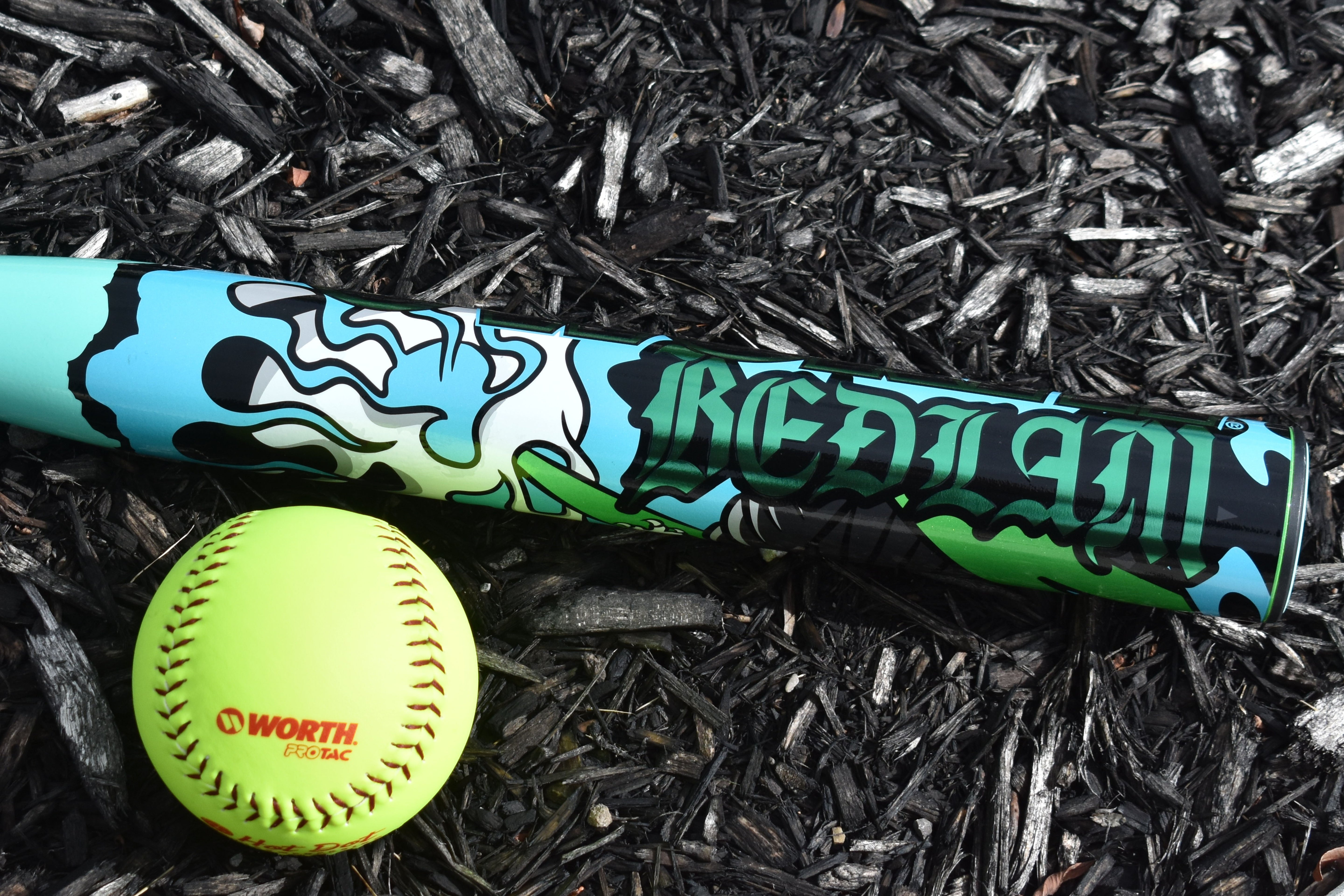 2026 Worth Bedlam Limited Edition 1 Piece XL Load (0.5 oz) 12.75'' Slo-Pitch Bat WSU5H2PM1L
