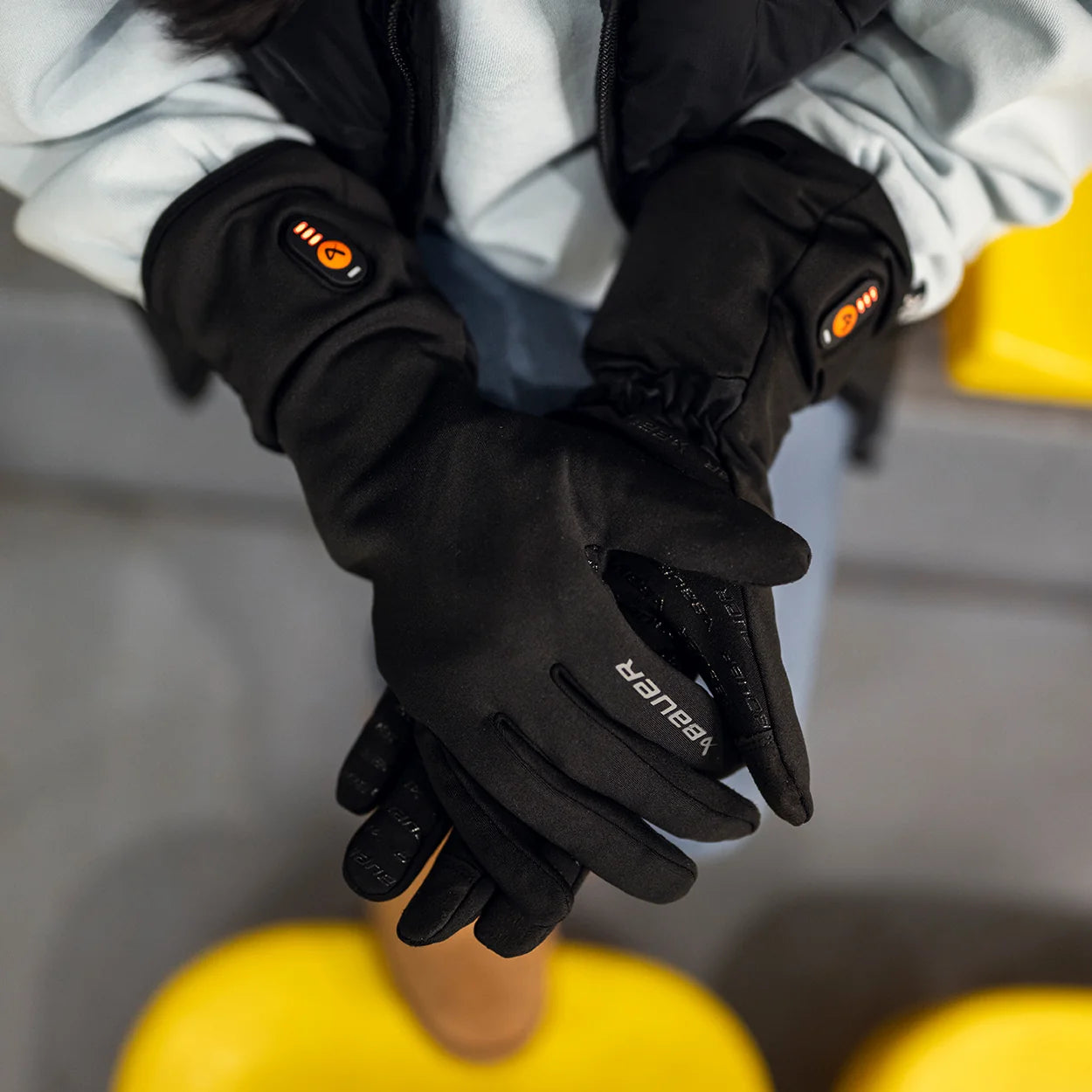 2026 Bauer Redline Heated Gloves -  Senior
