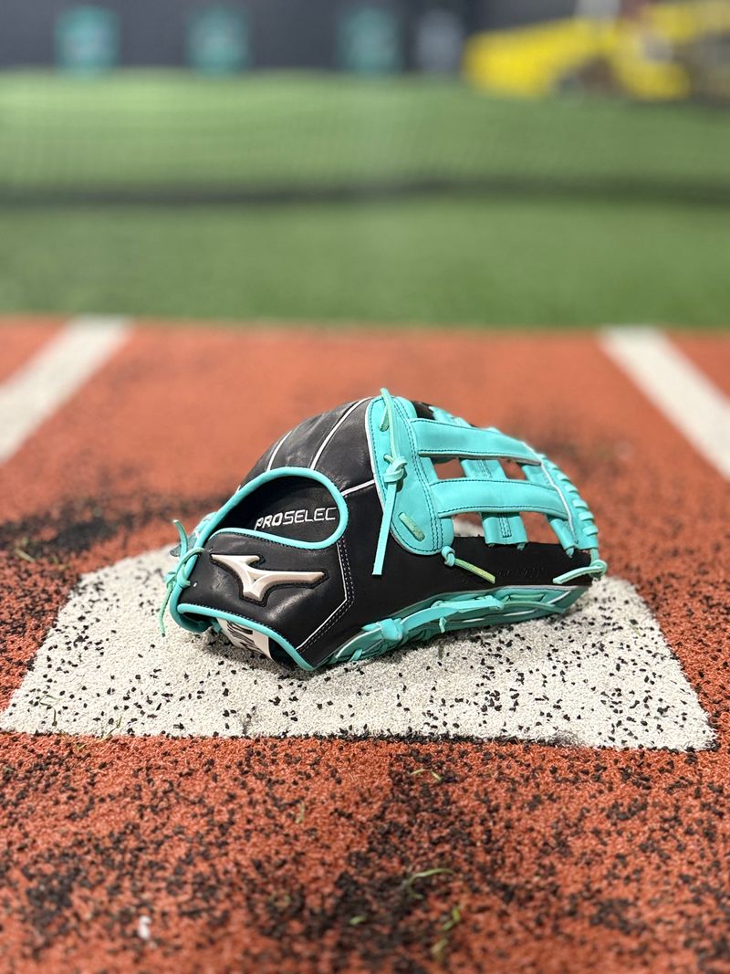 2026 Mizuno Pro Select Crush 14" Outfield Slo-Pitch Glove GPSS - 1400 - Black / Mint