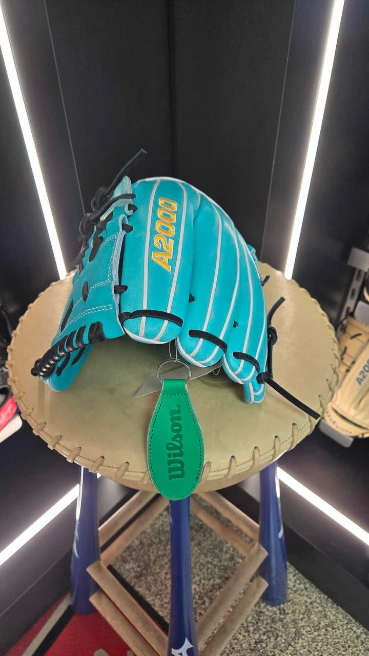 BB GLOVE WILSON A2000 SA17 TEAL/WHITE 12'' BS25