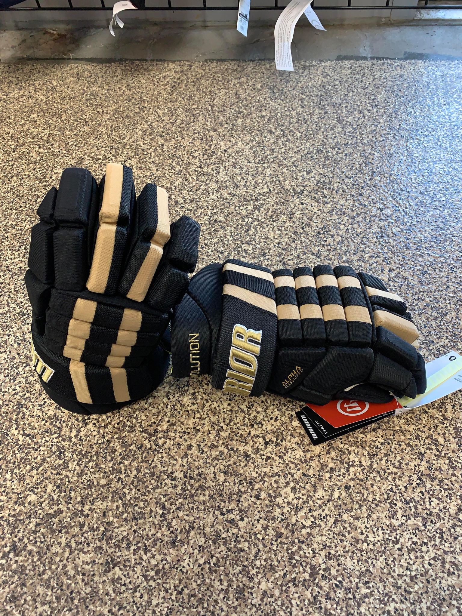 GLOVE Warrior SR ALPHA CLASSIC PRO H22