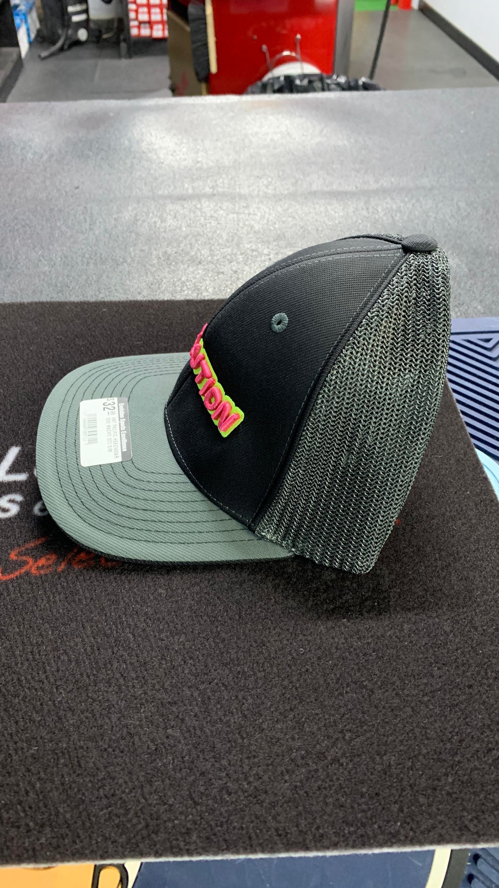 HAT PACIFIC Freak Savage MACHO HAT BS23